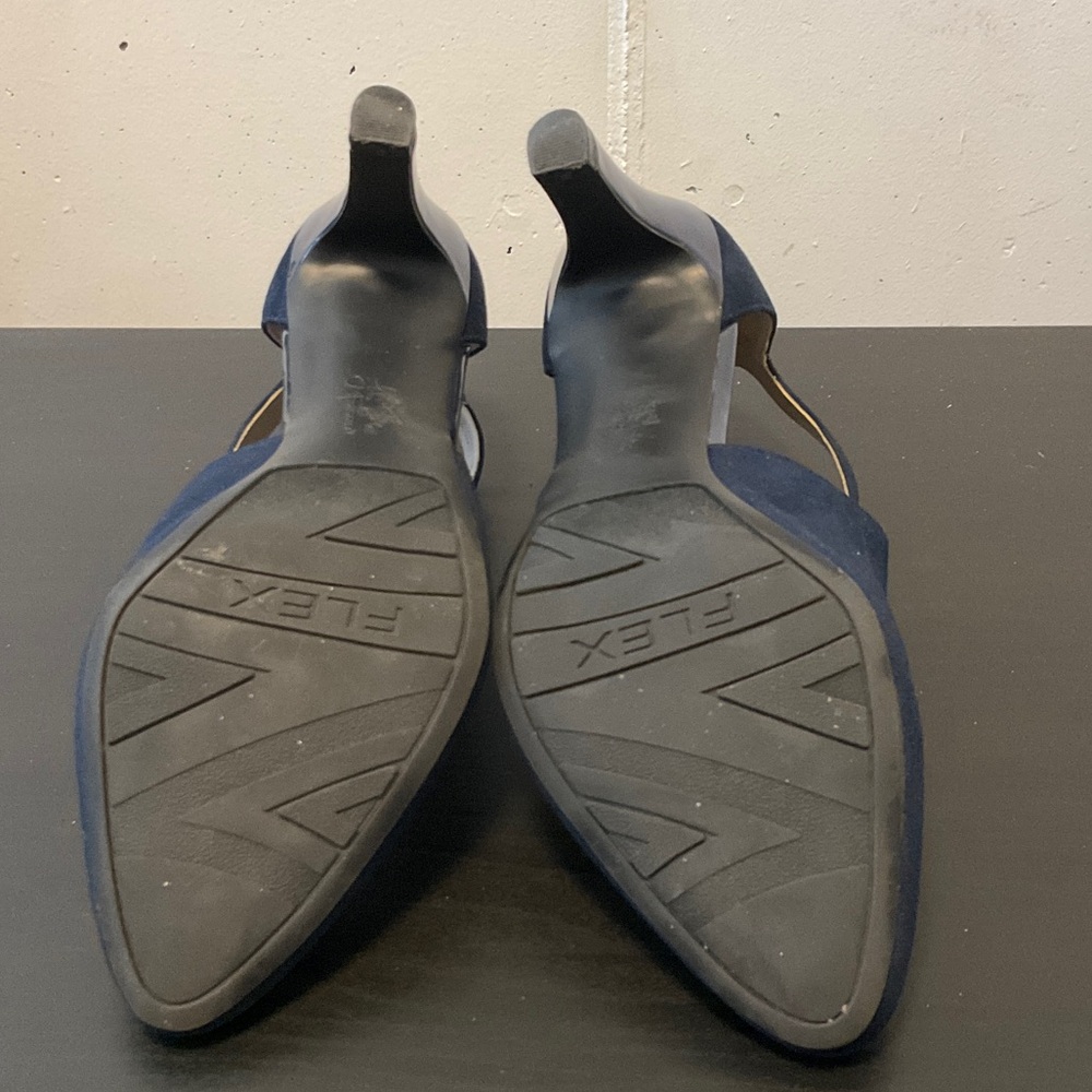 Life Stride Midnight Blue Cutout Heels - Picture 5 of 7
